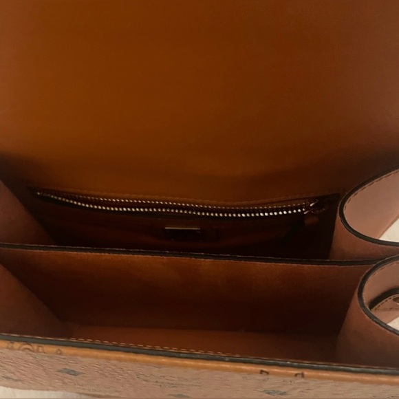 MCM PATRICIA SHOULDER BAG / CROSSBODY
HERITAGE COGNAC CANVAS - Picture 5 of 16